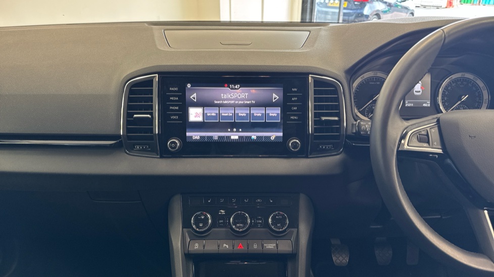 Skoda Karoq 1.5 TSI SE L 5dr Petrol Estate - Image 12