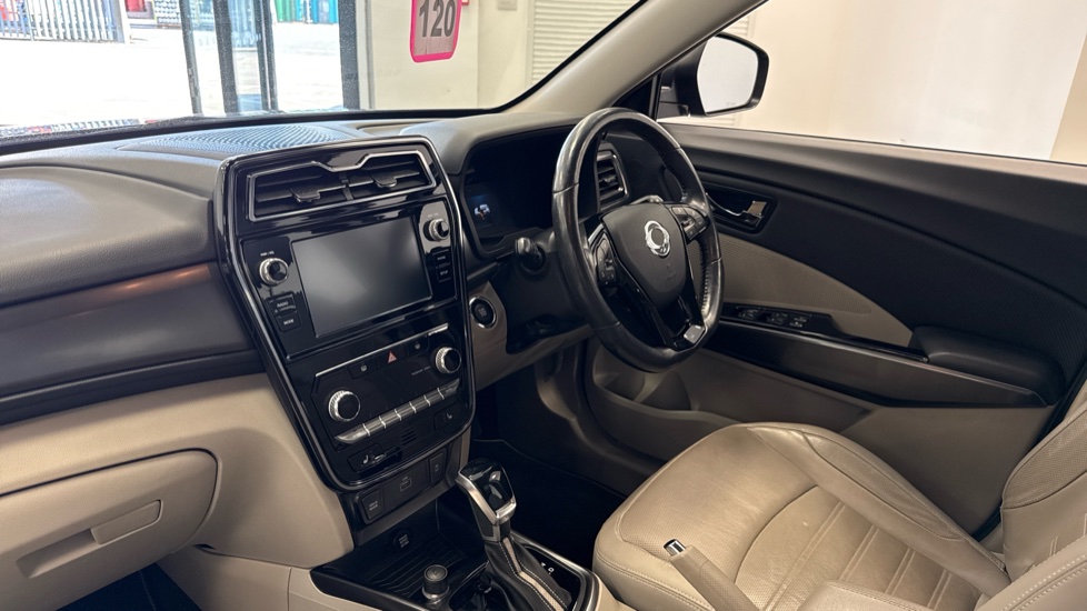 Ssangyong Tivoli 1.5P Ultimate Auto 5dr Petrol Hatchback - Image 9
