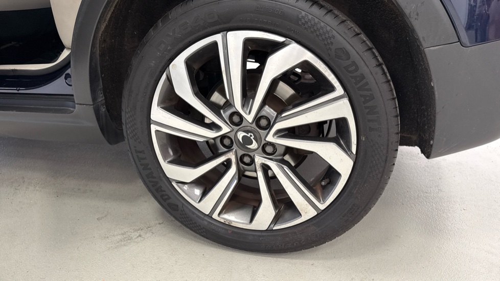 Ssangyong Tivoli 1.5P Ultimate Auto 5dr Petrol Hatchback - Image 21