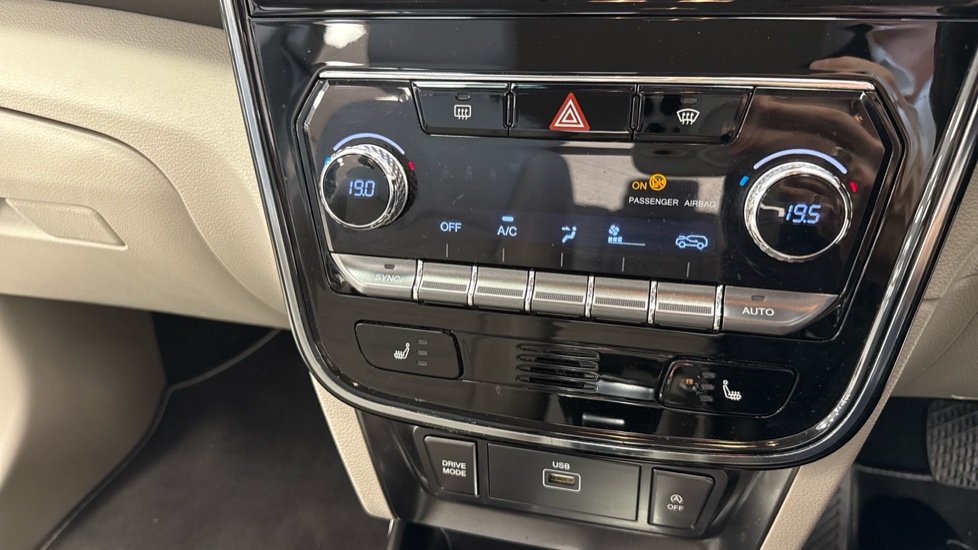 Ssangyong Tivoli 1.5P Ultimate Auto 5dr Petrol Hatchback - Image 26