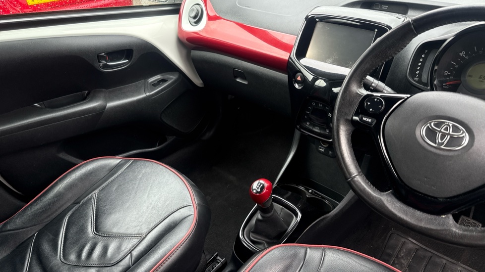Toyota Aygo 1.0 VVT-i X-Claim 5dr Petrol Hatchback - Image 14