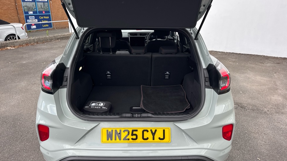 Ford Puma 1.0 EcoBoost Hybrid mHEV ST-Line 5dr DCT Petrol Hatchback - Image 4
