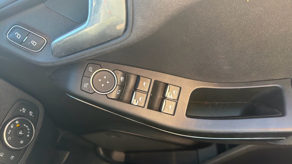 Ford Fiesta 1.0 EcoBoost 125 ST-Line Edition 5dr Petrol Hatchback - Image 27