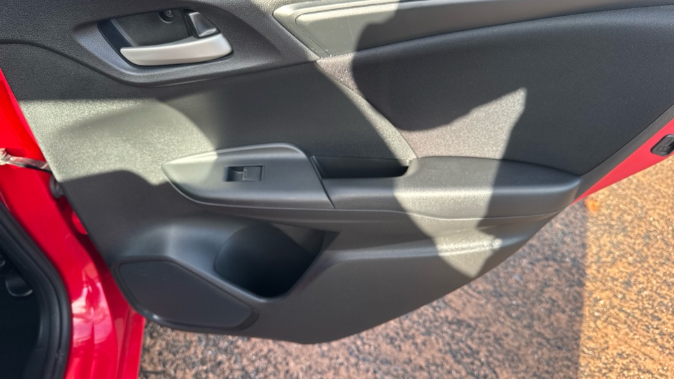 Honda Jazz 1.3 i-VTEC S 5dr Petrol Hatchback - Image 34