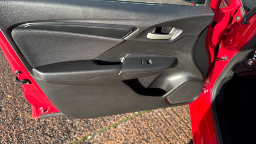 Honda Jazz 1.3 i-VTEC S 5dr Petrol Hatchback - Image 37