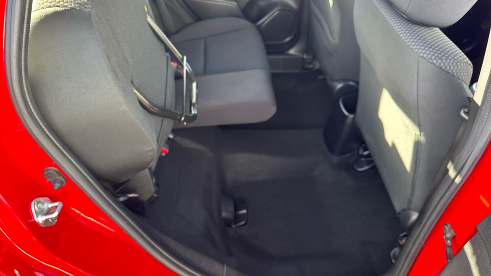 Honda Jazz 1.3 i-VTEC S 5dr Petrol Hatchback - Image 41