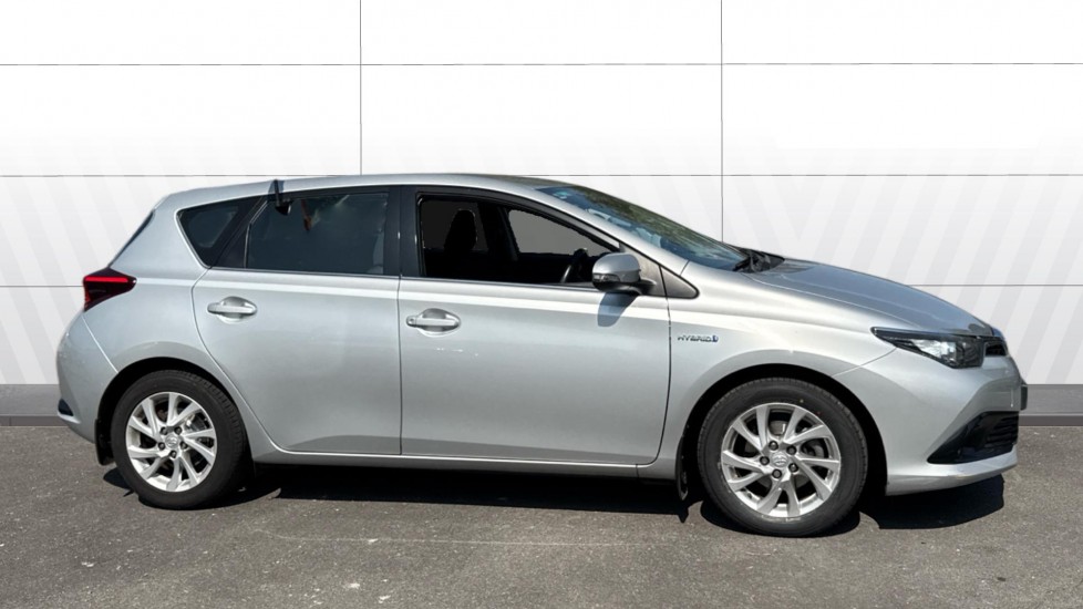 Toyota Auris 1.8 Hybrid Business Edition TSS 5dr CVT Hybrid Hatchback - Image 5