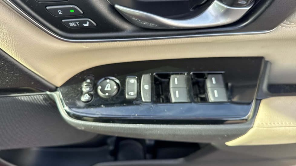 Honda CR-V 2.0 i-MMD Hybrid EX 5dr eCVT Hybrid Estate - Image 34