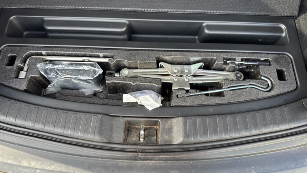 Honda CR-V 2.0 i-MMD Hybrid EX 5dr eCVT Hybrid Estate - Image 42