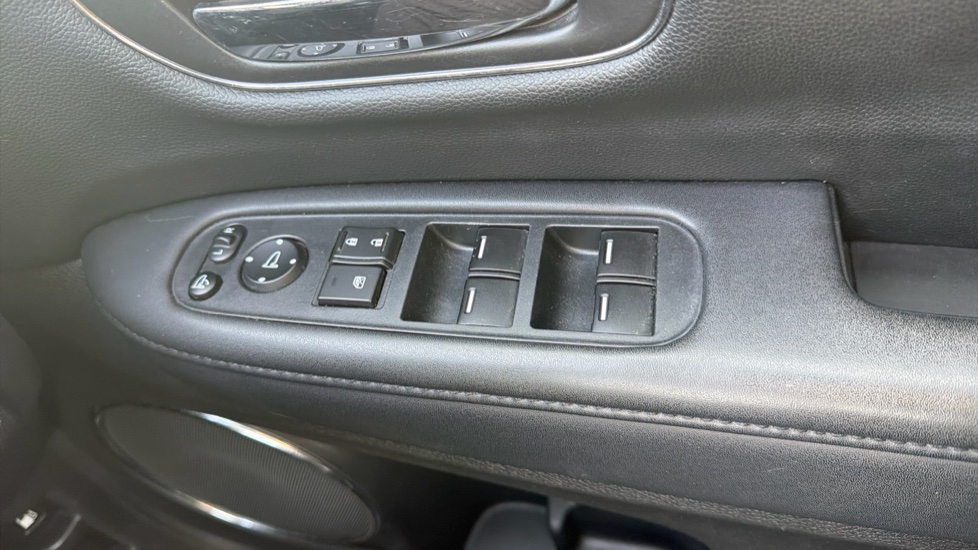Honda HR-V 1.5 i-VTEC EX 5dr Petrol Hatchback - Image 21