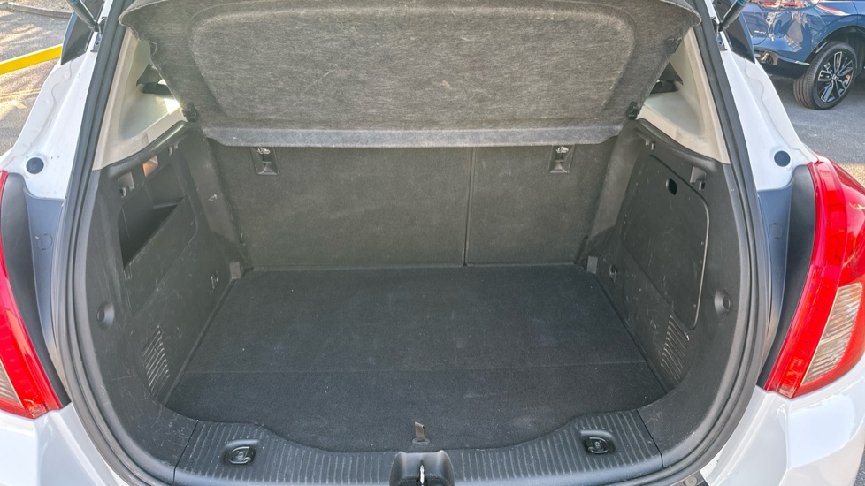 Vauxhall Mokka 1.6i Exclusiv 5dr Petrol Hatchback - Image 4