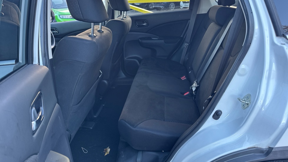 Honda CR-V 2.0 i-VTEC SE Plus 5dr Auto [Nav] Petrol Estate - Image 16