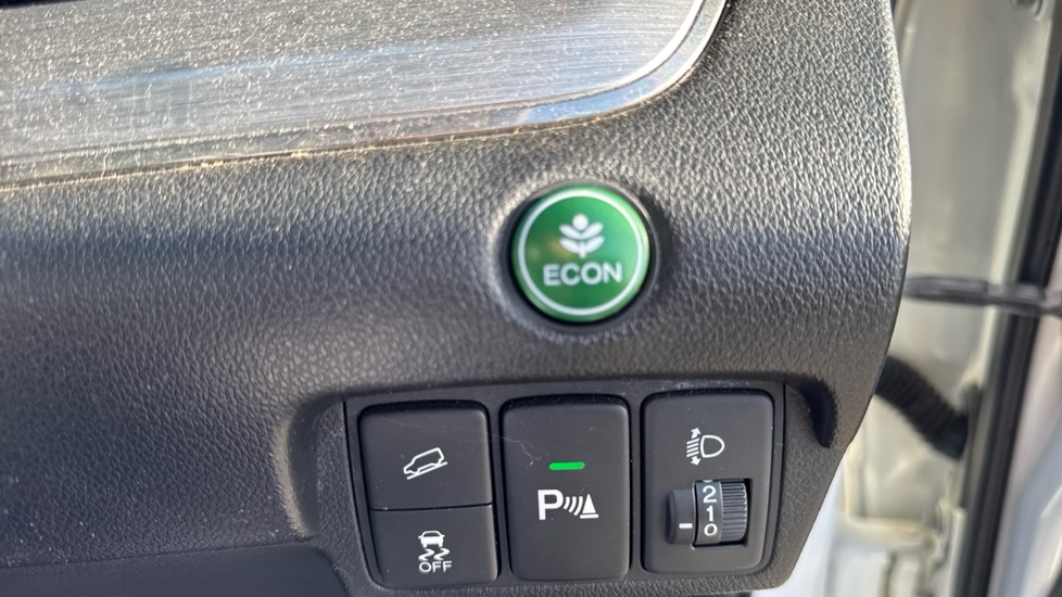 Honda CR-V 2.0 i-VTEC SE Plus 5dr Auto [Nav] Petrol Estate - Image 31
