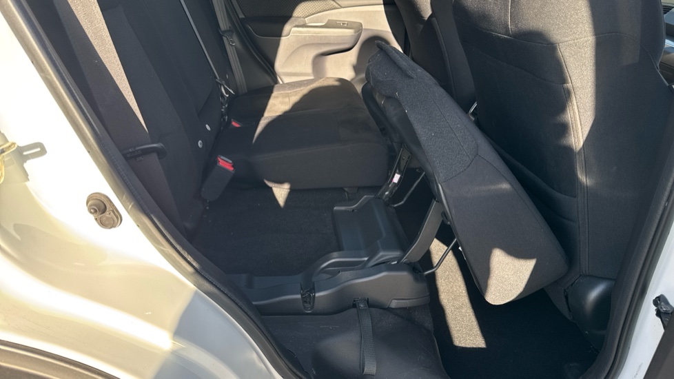 Honda CR-V 2.0 i-VTEC SE Plus 5dr Auto [Nav] Petrol Estate - Image 36