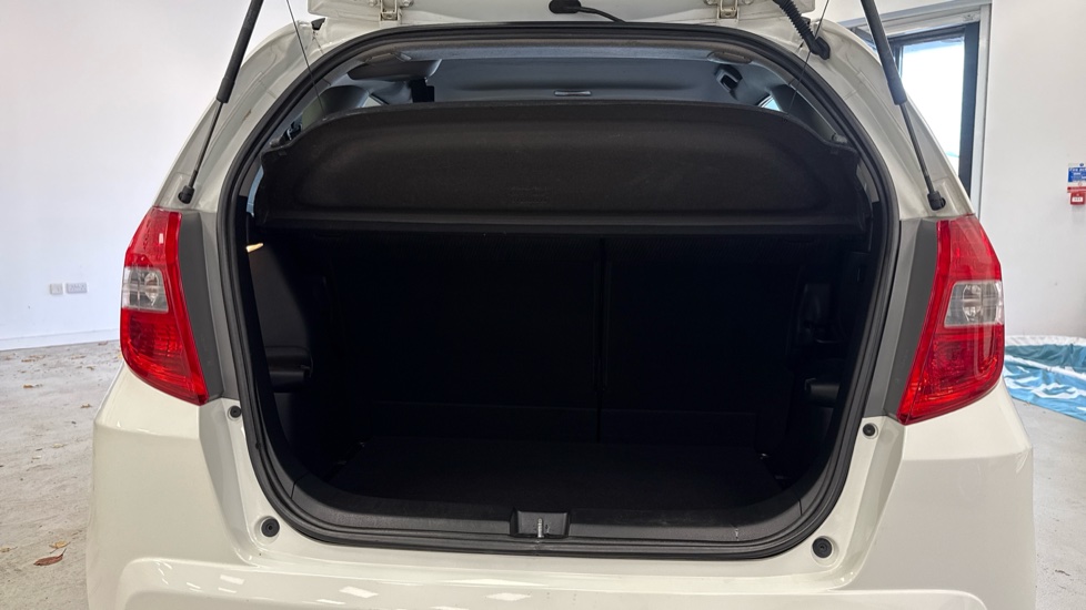 Honda Jazz 1.4 i-VTEC ES Plus 5dr Petrol Hatchback - Image 4