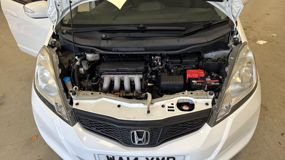 Honda Jazz 1.4 i-VTEC ES Plus 5dr Petrol Hatchback - Image 8