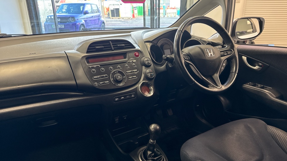 Honda Jazz 1.4 i-VTEC ES Plus 5dr Petrol Hatchback - Image 11