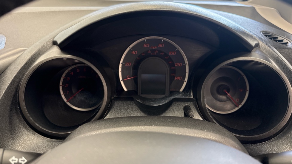 Honda Jazz 1.4 i-VTEC ES Plus 5dr Petrol Hatchback - Image 18
