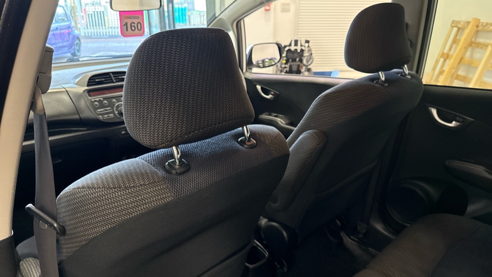 Honda Jazz 1.4 i-VTEC ES Plus 5dr Petrol Hatchback - Image 23