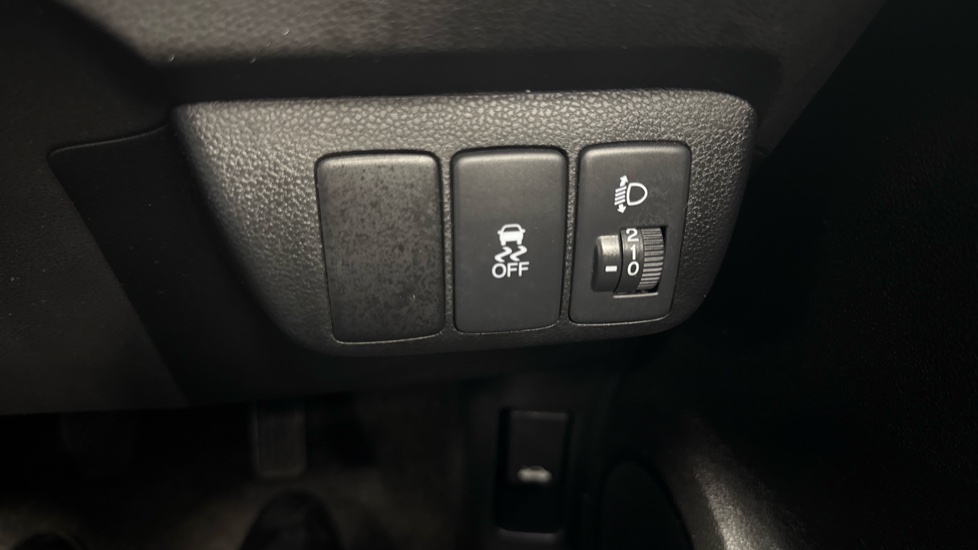 Honda Jazz 1.4 i-VTEC ES Plus 5dr Petrol Hatchback - Image 30