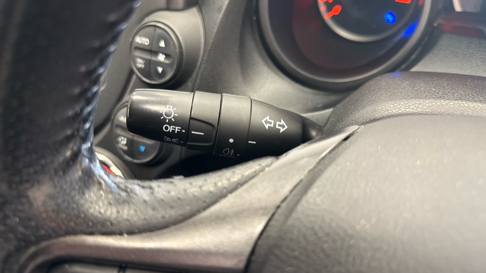 Honda Jazz 1.4 i-VTEC ES Plus 5dr Petrol Hatchback - Image 32