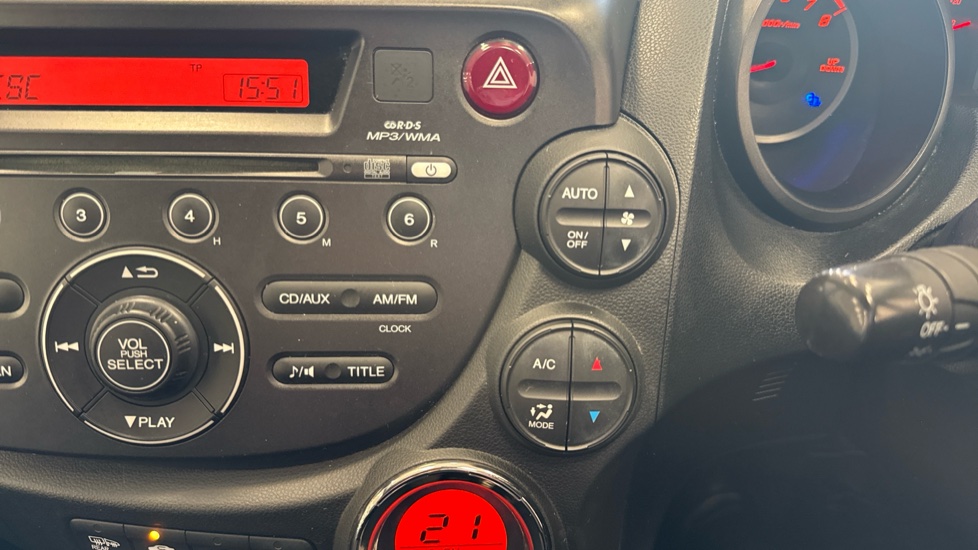 Honda Jazz 1.4 i-VTEC ES Plus 5dr Petrol Hatchback - Image 34
