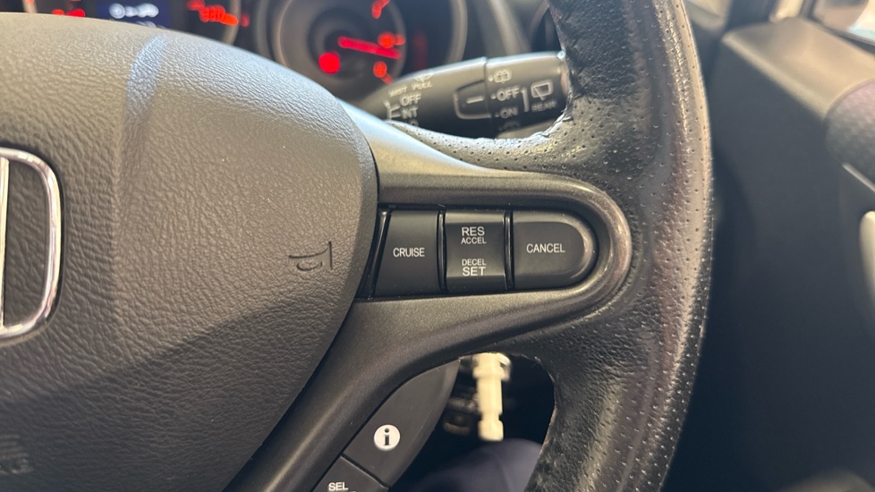 Honda Jazz 1.4 i-VTEC ES Plus 5dr Petrol Hatchback - Image 36