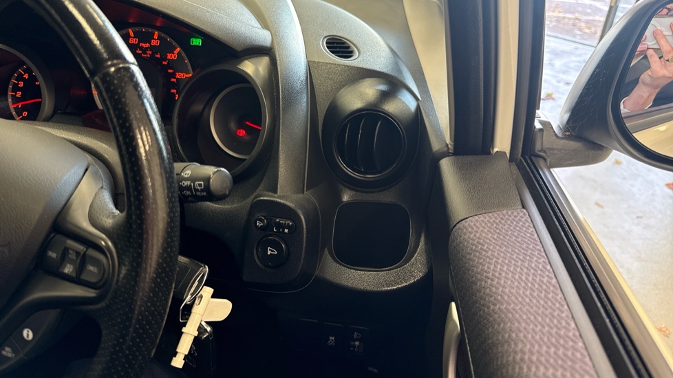 Honda Jazz 1.4 i-VTEC ES Plus 5dr Petrol Hatchback - Image 37