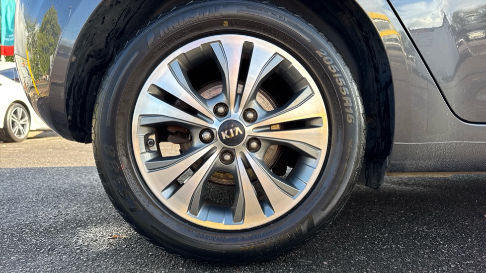 Kia Venga 1.6 CRDi ISG 3 5dr Diesel Hatchback - Image 7