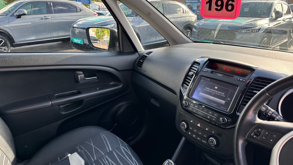 Kia Venga 1.6 CRDi ISG 3 5dr Diesel Hatchback - Image 11