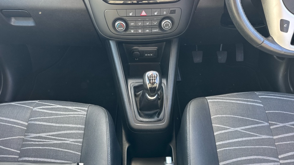 Kia Venga 1.6 CRDi ISG 3 5dr Diesel Hatchback - Image 13