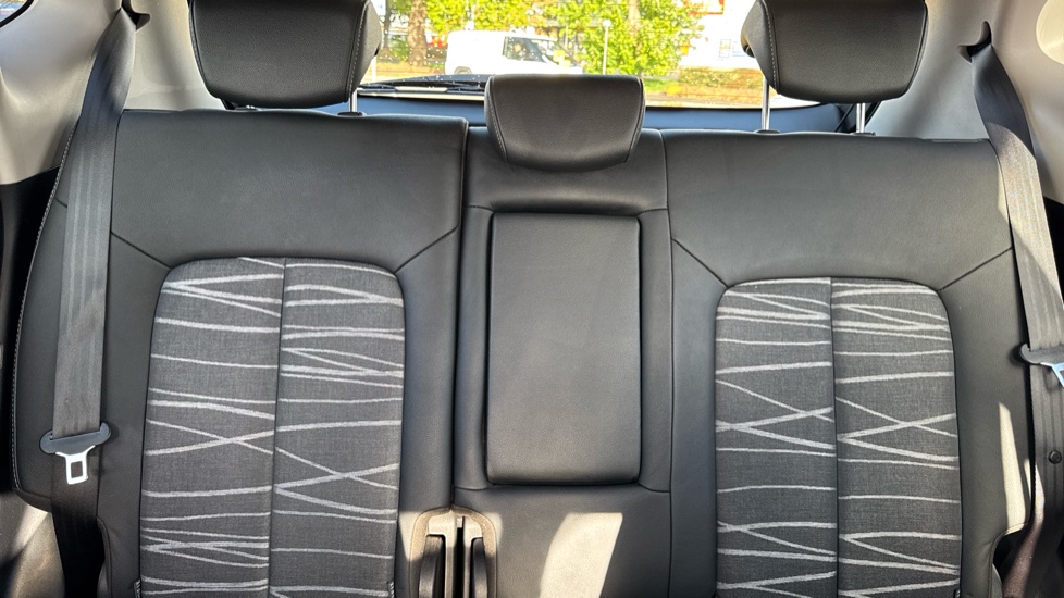 Kia Venga 1.6 CRDi ISG 3 5dr Diesel Hatchback - Image 15
