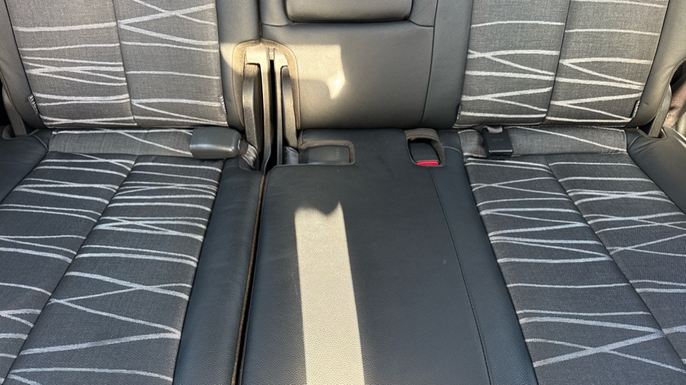Kia Venga 1.6 CRDi ISG 3 5dr Diesel Hatchback - Image 17