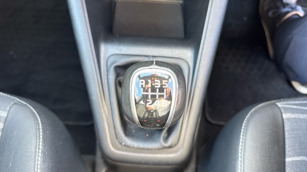 Kia Venga 1.6 CRDi ISG 3 5dr Diesel Hatchback - Image 21