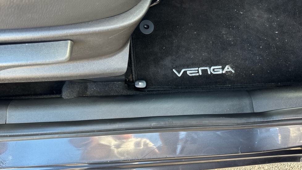 Kia Venga 1.6 CRDi ISG 3 5dr Diesel Hatchback - Image 32
