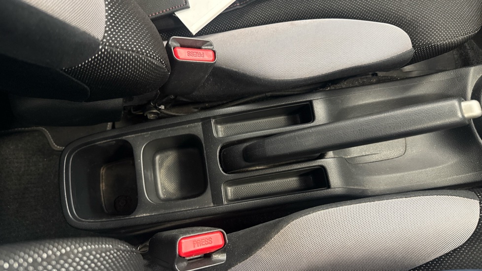 Honda Jazz 1.4 i-VTEC Si 5dr Petrol Hatchback - Image 26