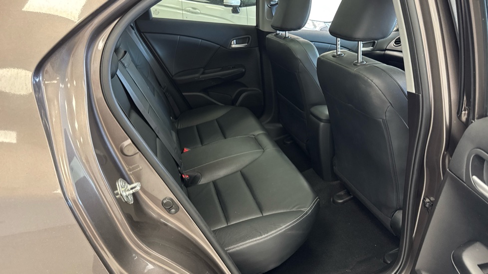 Honda Civic 1.8 i-VTEC EX GT 5dr Petrol Hatchback - Image 16