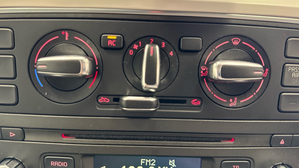 SEAT Mii 1.0 SE 3dr Petrol Hatchback - Image 21