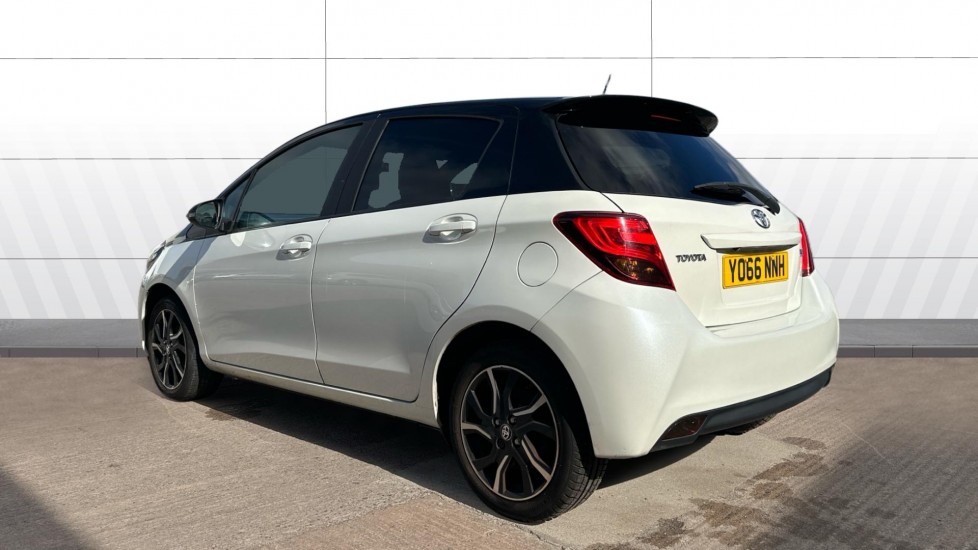 Toyota Yaris 1.33 VVT-i Design 5dr CVT Petrol Hatchback - Image 2