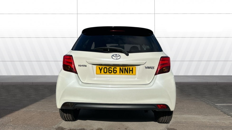 Toyota Yaris 1.33 VVT-i Design 5dr CVT Petrol Hatchback - Image 6