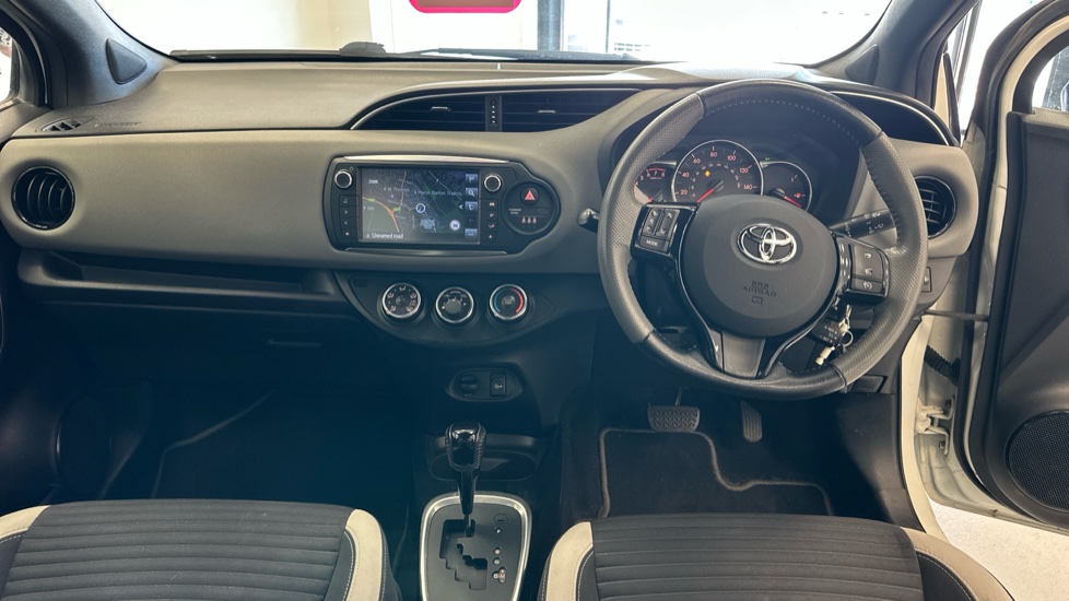 Toyota Yaris 1.33 VVT-i Design 5dr CVT Petrol Hatchback - Image 10