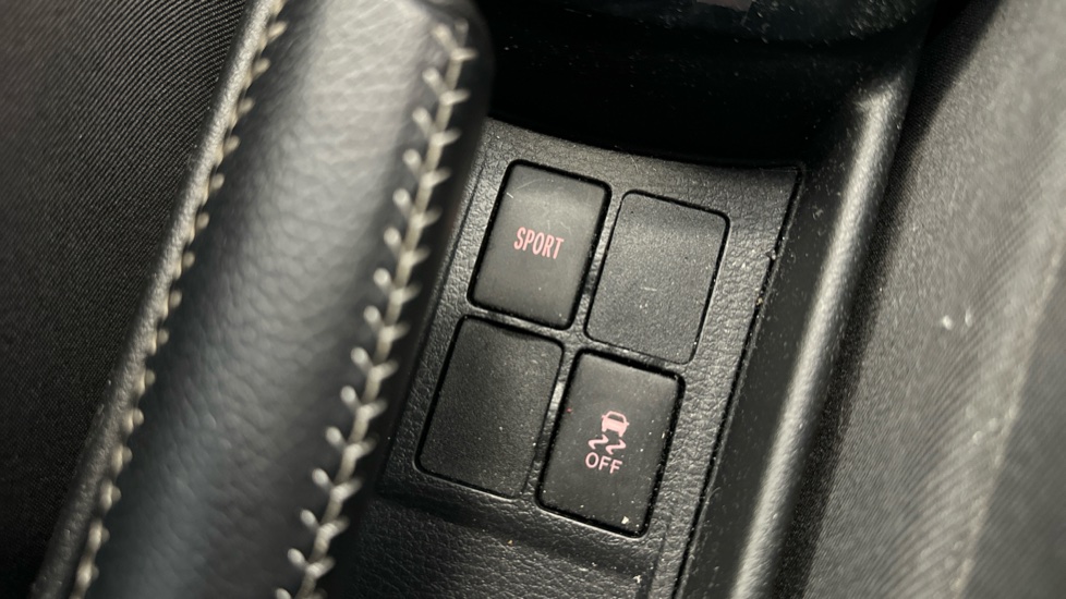 Toyota Yaris 1.33 VVT-i Design 5dr CVT Petrol Hatchback - Image 24