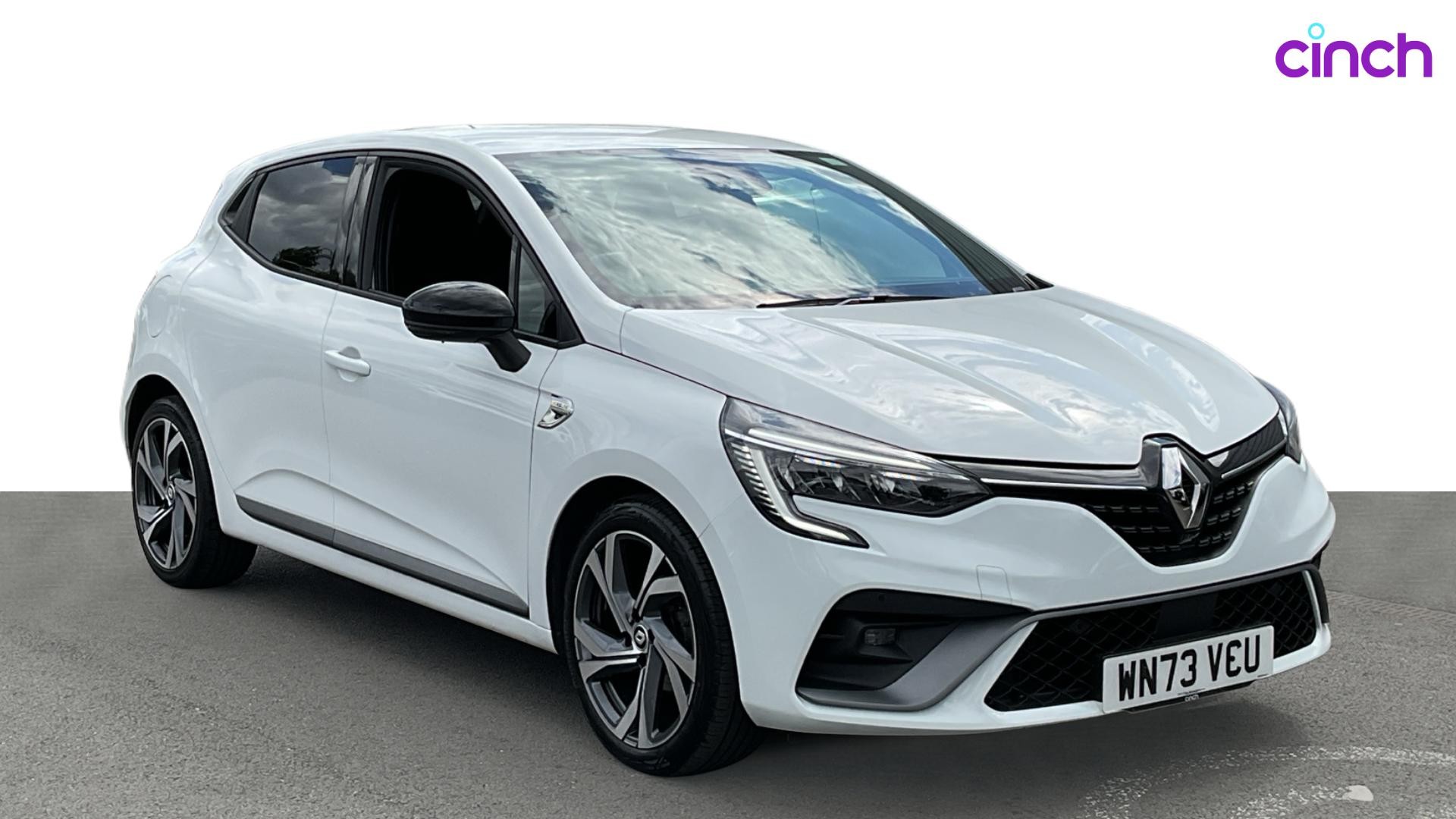 Renault Clio listing photo