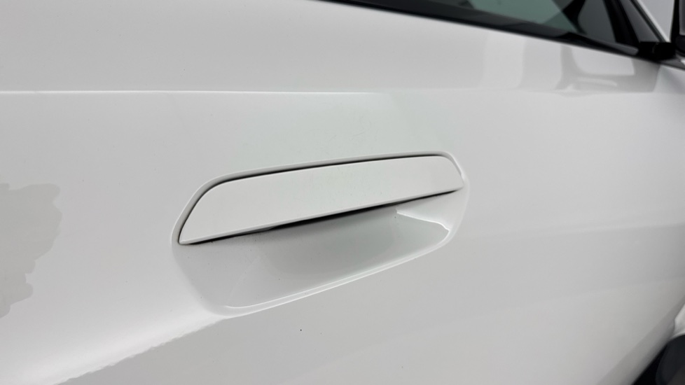 BMW 2 Series 220i M Sport 2dr Step Auto [Tech+ Pack] Petrol Coupe - Image 31