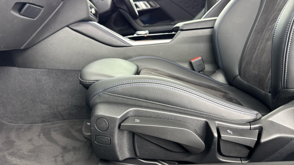 BMW 2 Series 220i M Sport 2dr Step Auto [Tech+ Pack] Petrol Coupe - Image 40