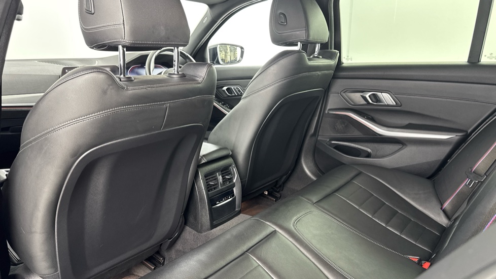 BMW 3 Series M340i xDrive 4dr Step Auto Petrol Saloon - Image 36