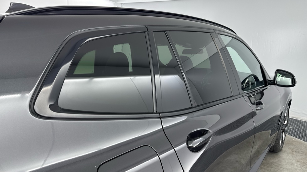 BMW iX3 210kW M Sport Pro 80kWh 5dr Auto Electric Estate - Image 29