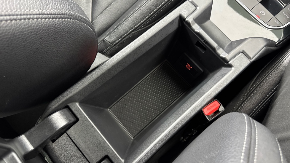 BMW 1 Series M135i xDrive 5dr Step Auto Petrol Hatchback - Image 52