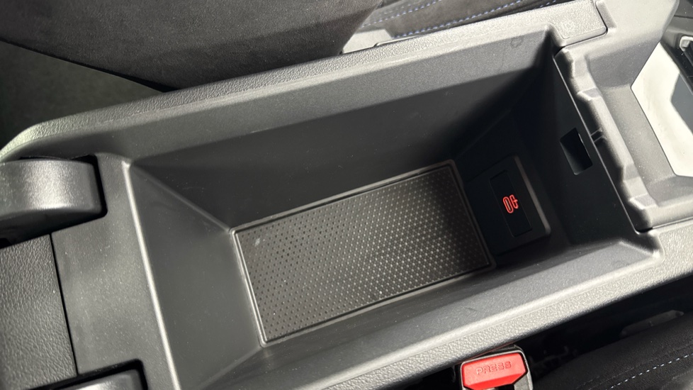 BMW 1 Series M135i xDrive 5dr Step Auto Petrol Hatchback - Image 50
