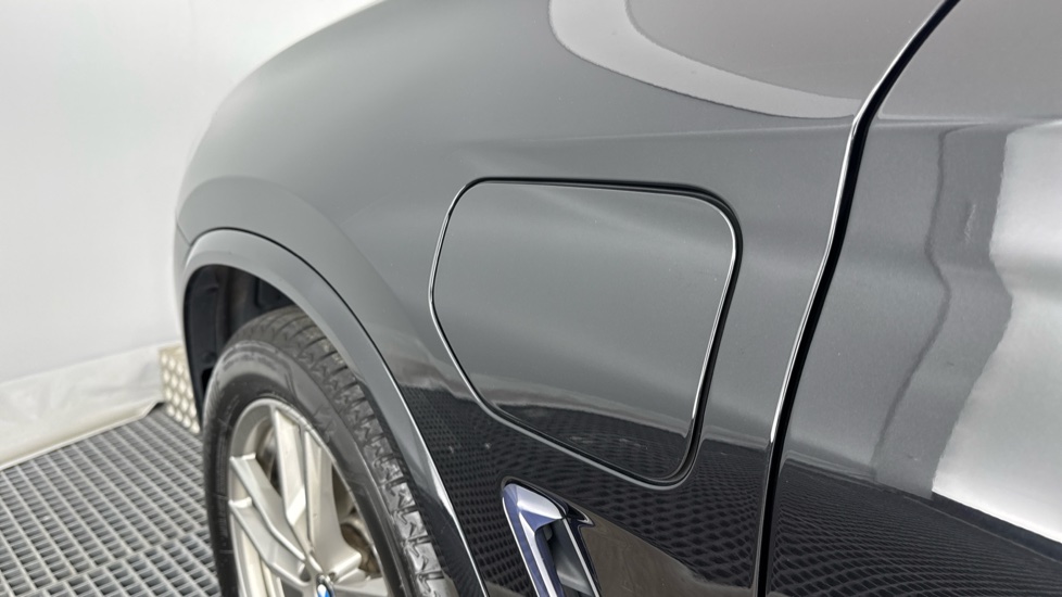 BMW X3 xDrive 30e M Sport 5dr Auto Estate - Image 35